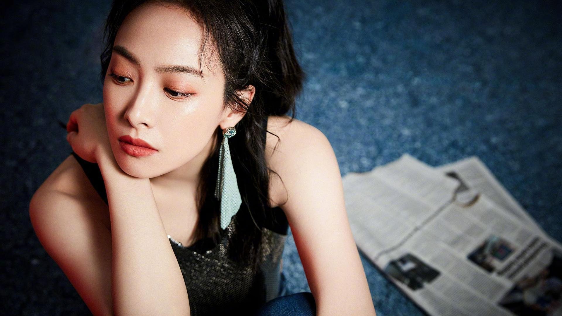 “东安湖体育公园龙舟赛：竞速的激情与团结的力量”